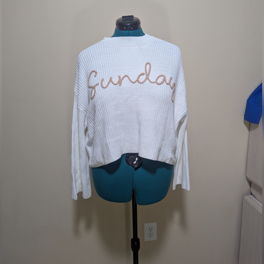 Moon & Madison- Sz M 'Sunday' Sweater